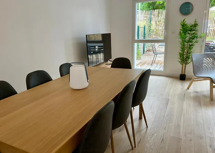 Cano 8 Personnes A 250m De L'ocean